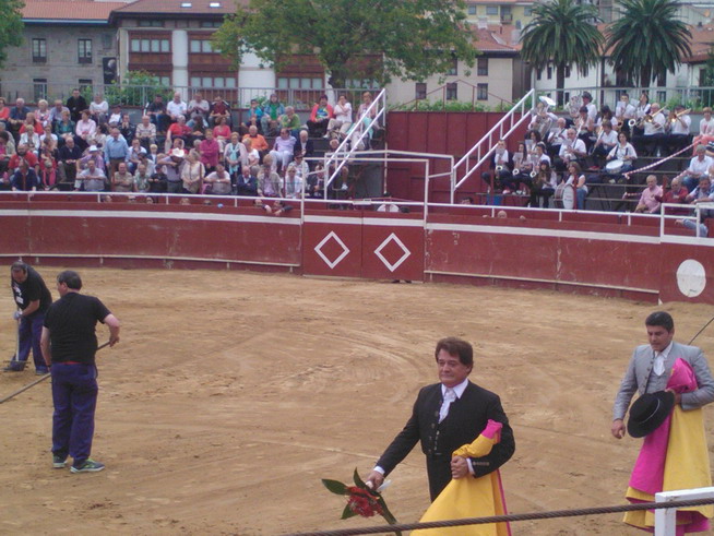 «EL SORO» CORTA UNA OREJA EN BALMASEDA