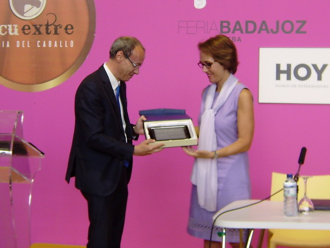 RECONOCIMIENTO AL CLUB COCHERITO DE BILBAO, DENTRO DEL PROGRAMA DE ACTIVIDADES DE ECUEXTRE 2014 (FERIA DEL TORO Y DEL CABALLO DE BADAJOZ)