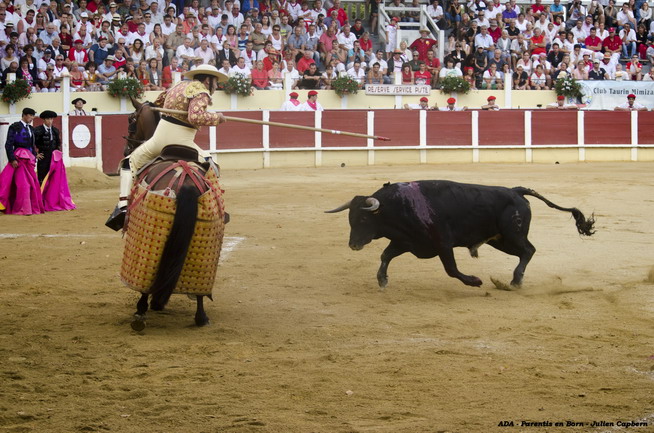ENRIQUE VILLEGAS, PRESIDENTE DEL CLUB COCHERITO, PRESIDE POR SEGUNDO AÑO CONSECUTIVO UNA DE LAS NOVILLADAS DE LA FERIA DE PARENTIS (FRANCIA)